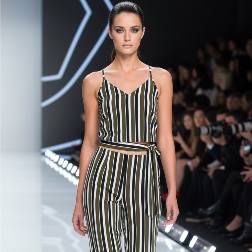 EXPRESS Green Striped Side Tie Crop Top Size Large